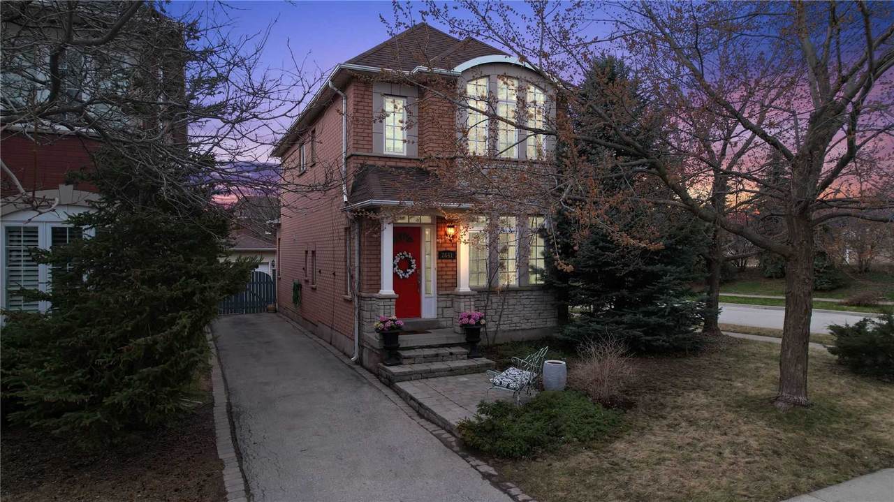 2641 Castle Hill Cres - Photo 1