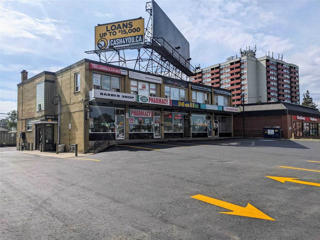 783 Lawrence Ave - Photo 1