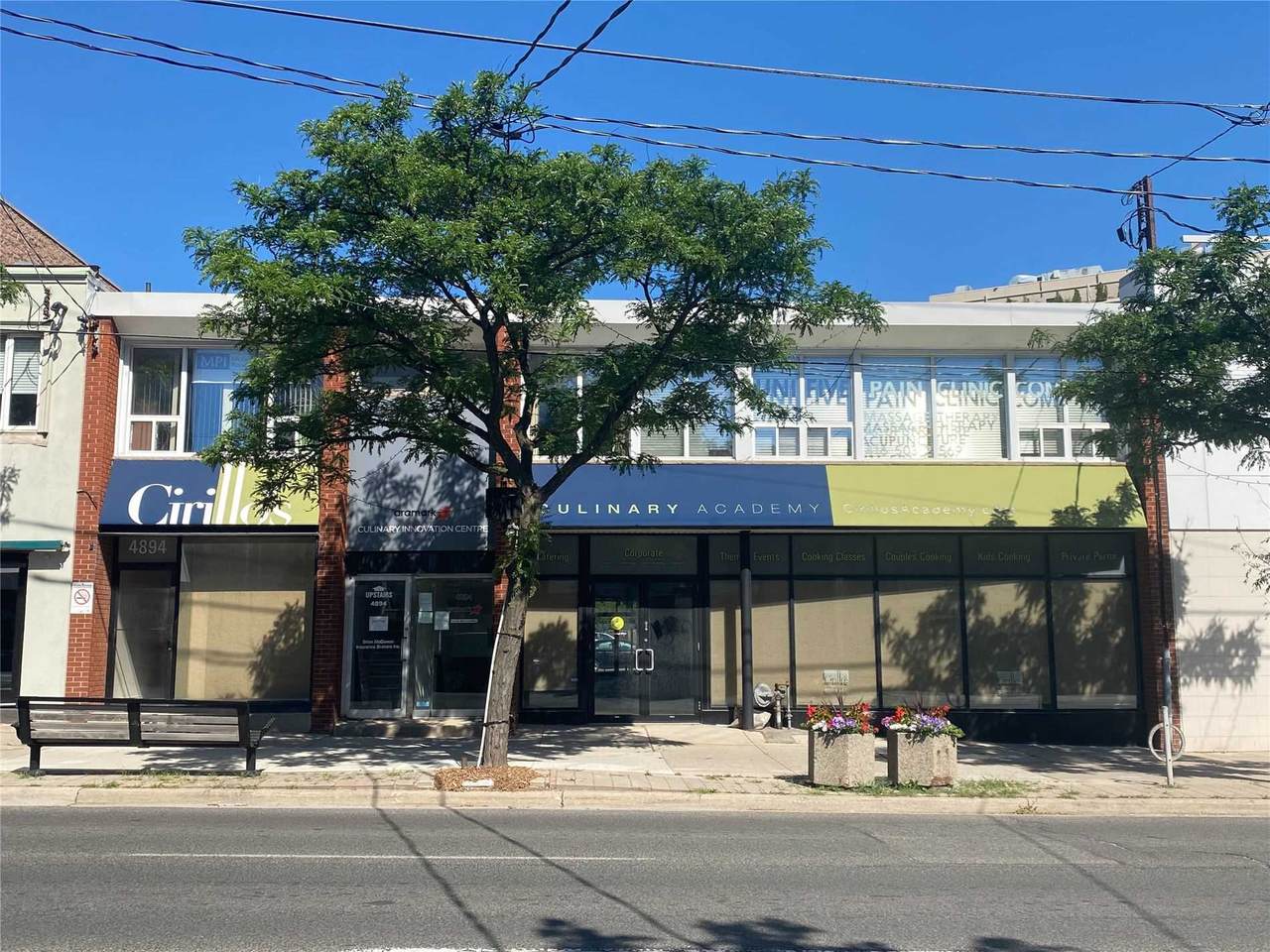 4896 Dundas St - Photo 1