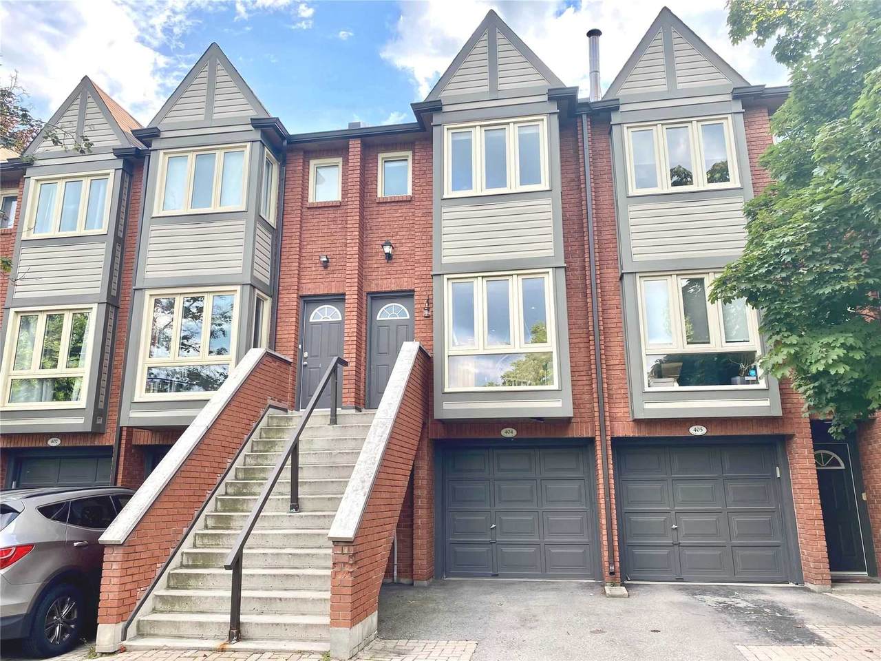 895 Maple Ave - Photo 1