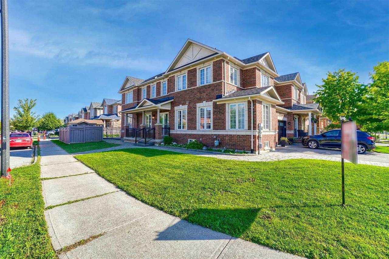 65 Lawren Harris Cres - Photo 1