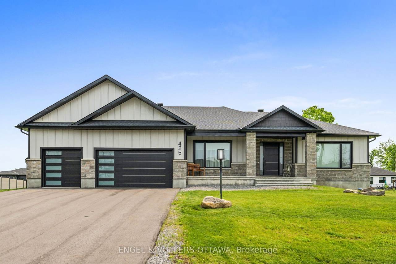 425 Ginger Crescent - Photo 1