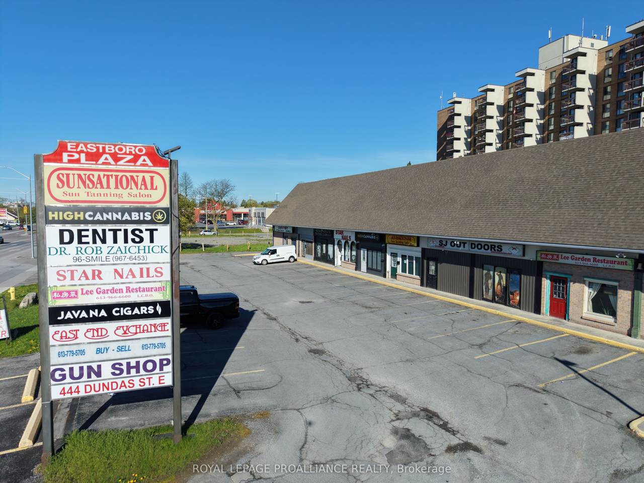 444 Dundas Street - Photo 1