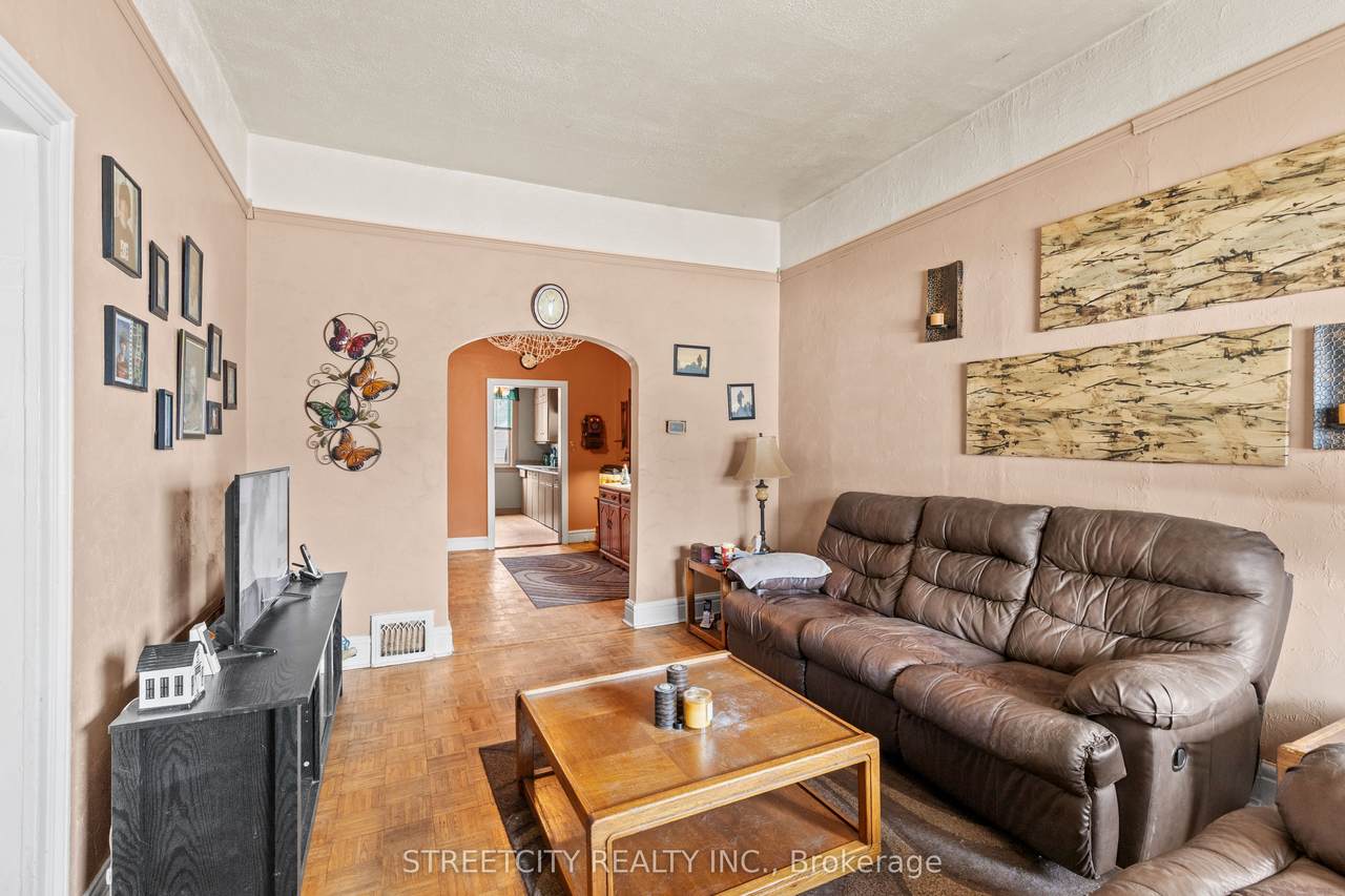 https://bt-photos.global.ssl.fastly.net/toronto/1280_boomver_2_X12845946-6.jpg
