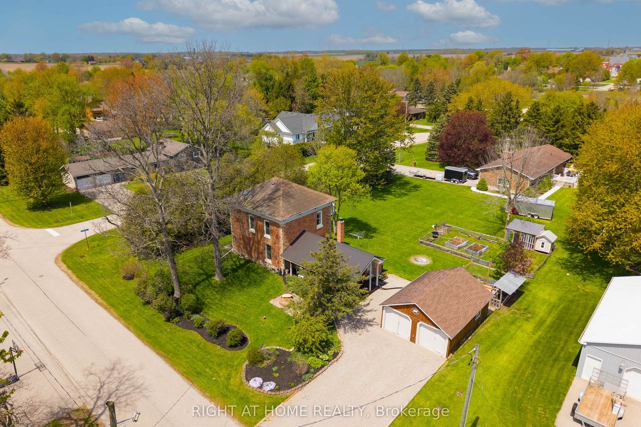 51184 Ashton Street - Photo 1