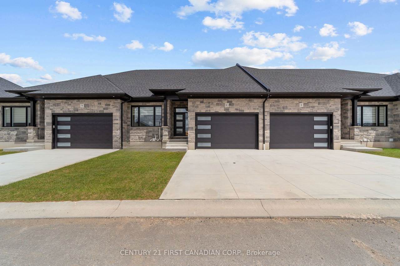 32 Postma Crescent - Photo 1