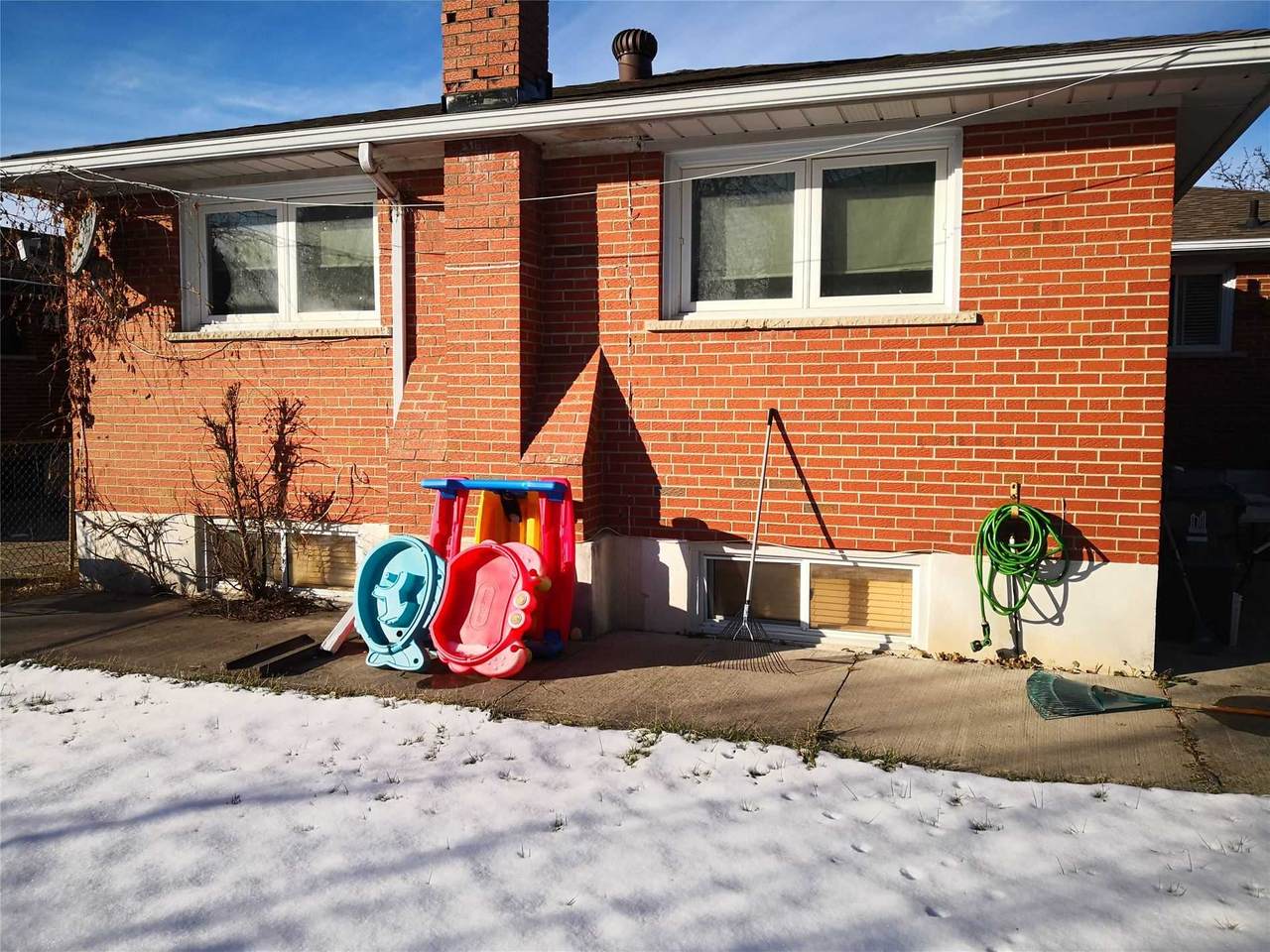 19 Chalet Rd - Photo 1
