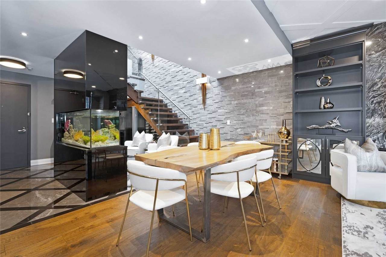 8 Telegram Mews - Photo 1