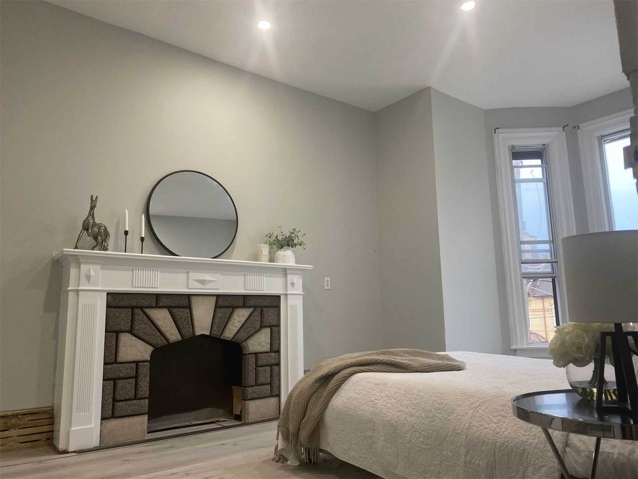 206 Carlton St - Photo 1