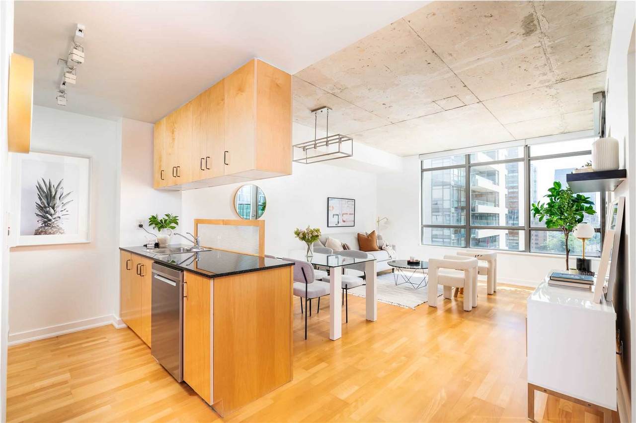 285 Mutual St - Photo 1