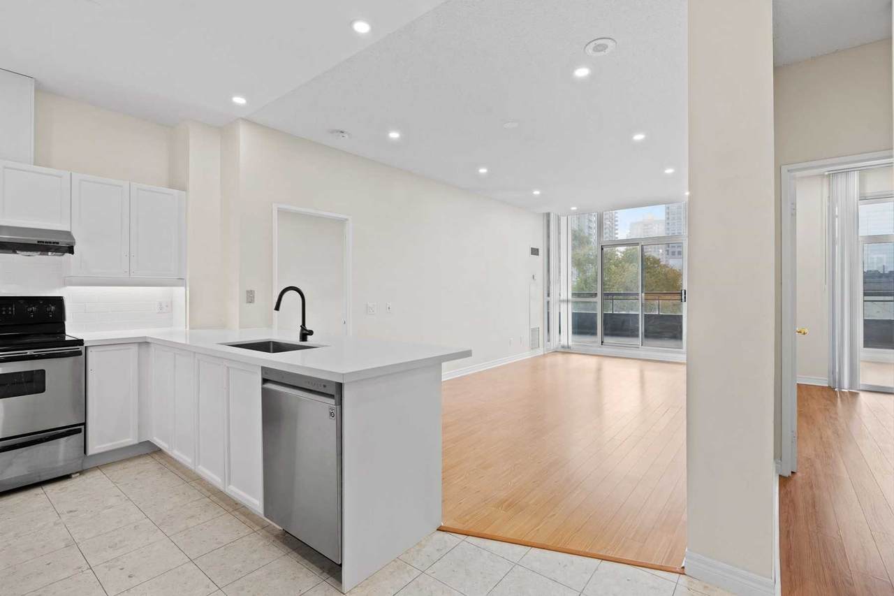 18 Parkview Ave - Photo 1