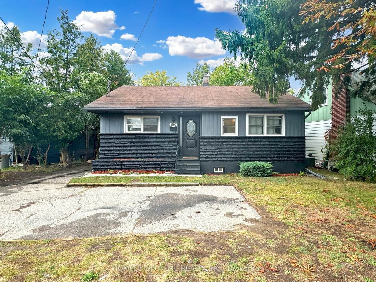 1500 Simcoe Street - Photo 1