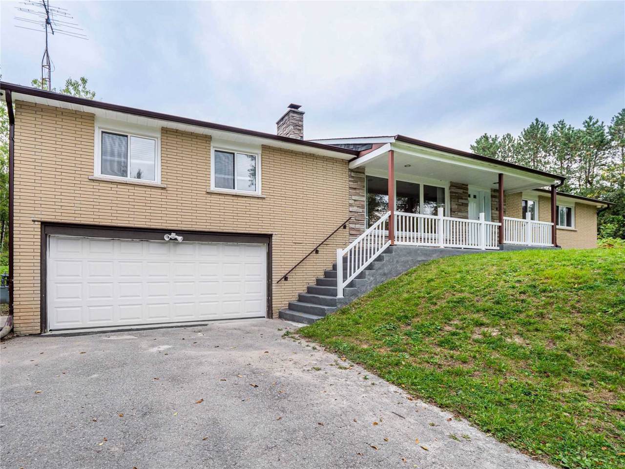1088 Stouffville Rd - Photo 1