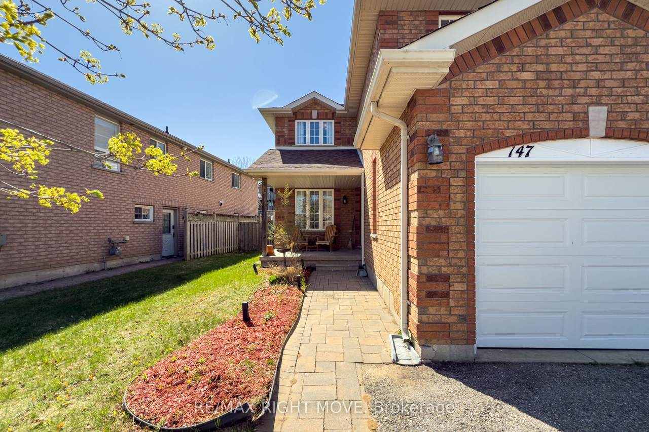 147 Julia Crescent - Photo 1