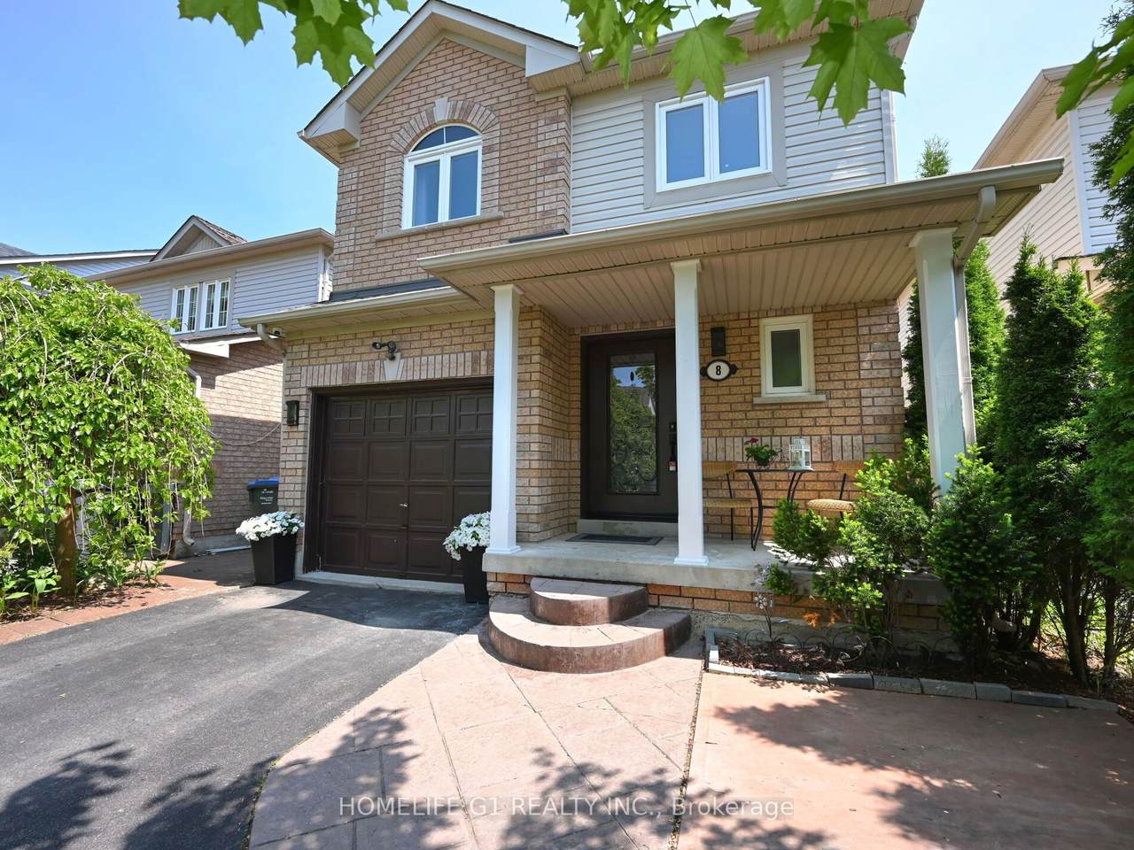 8 Ridgemore Crescent - Photo 1