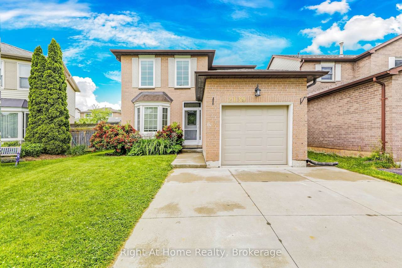 2139 Hunt Crescent - Photo 1