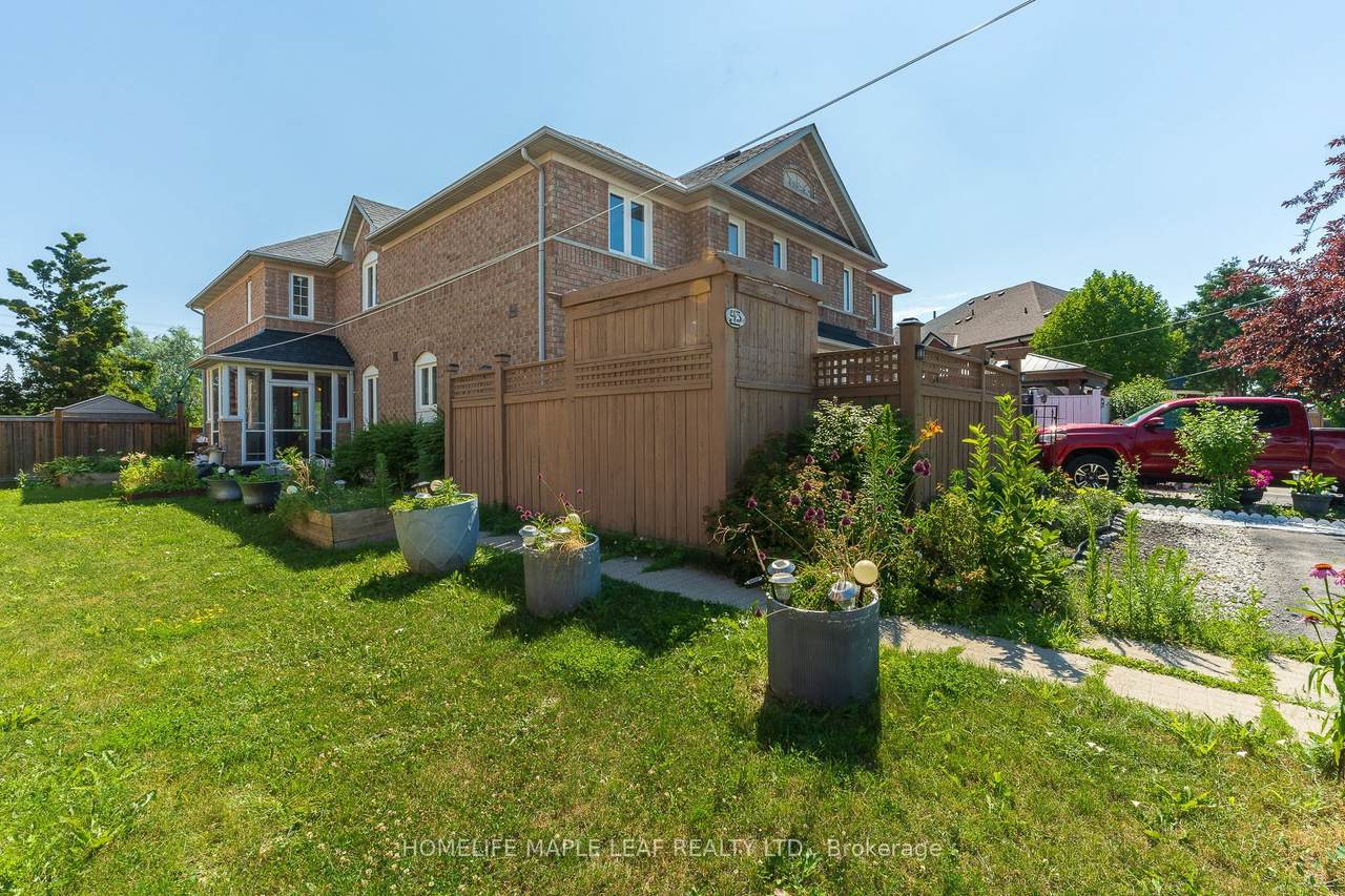 https://bt-photos.global.ssl.fastly.net/toronto/1280_boomver_3_W13563624-1.jpg