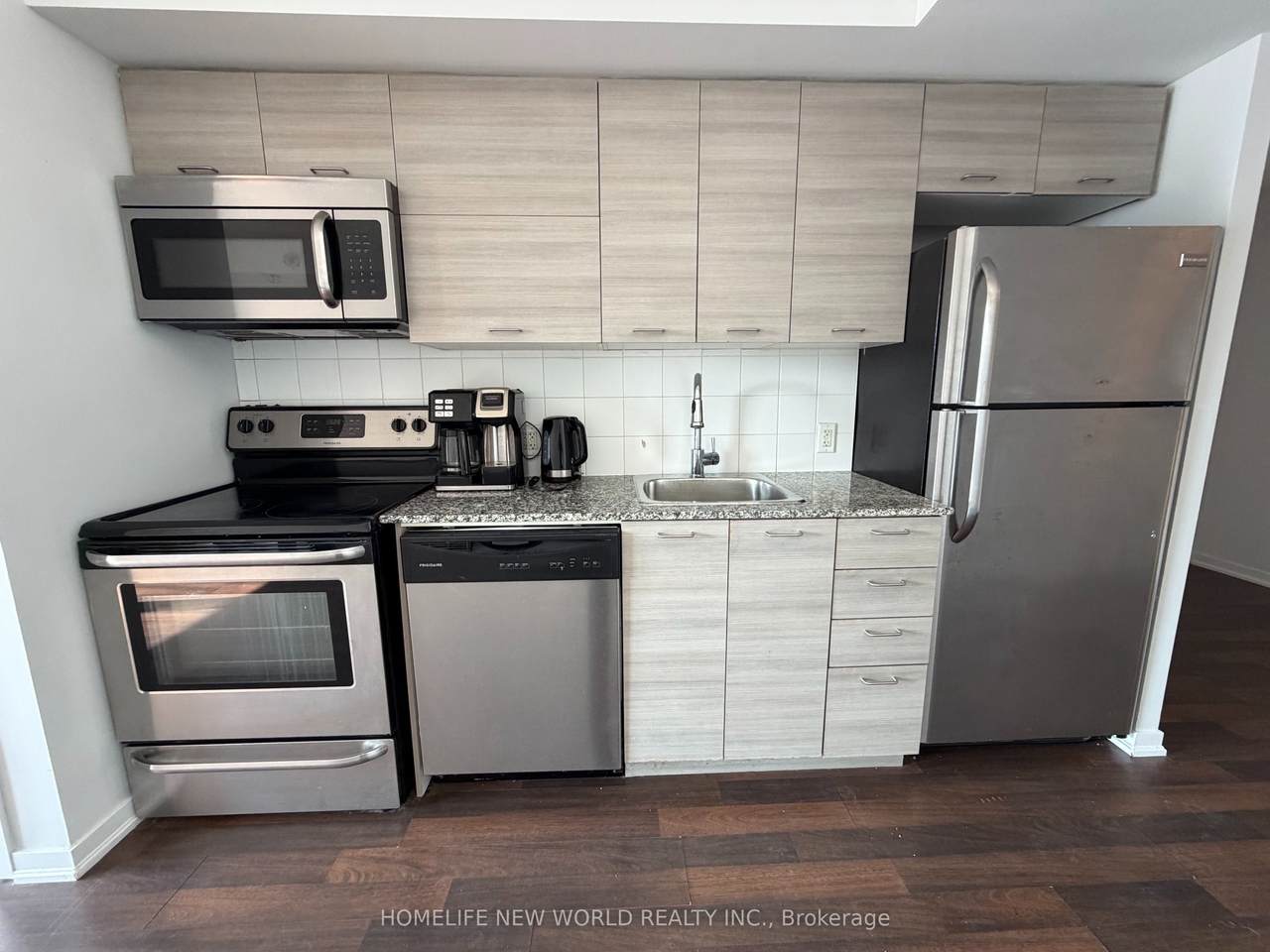 20 Joe Shuster Way - Photo 1