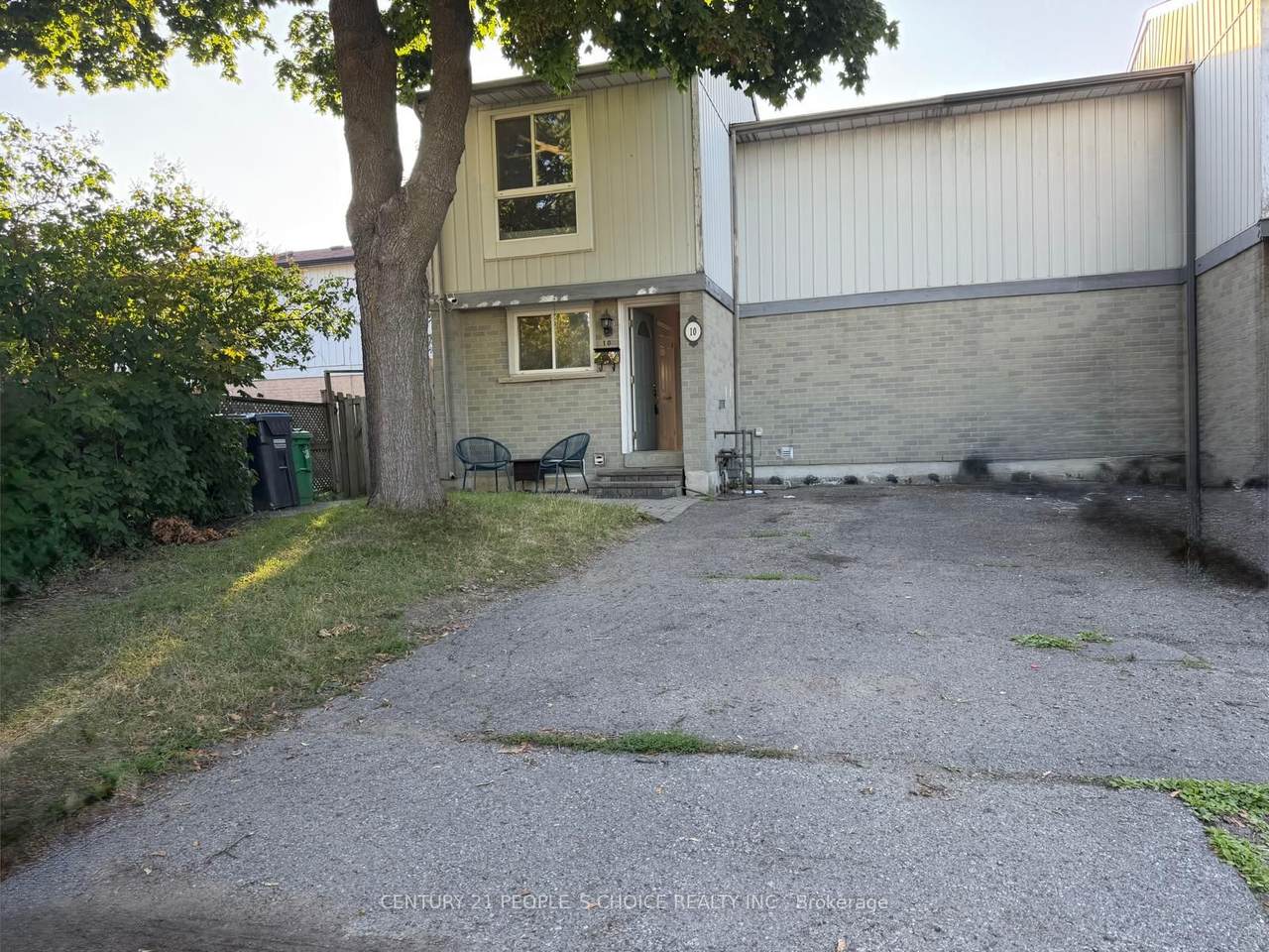 10 Juliana Square - Photo 1