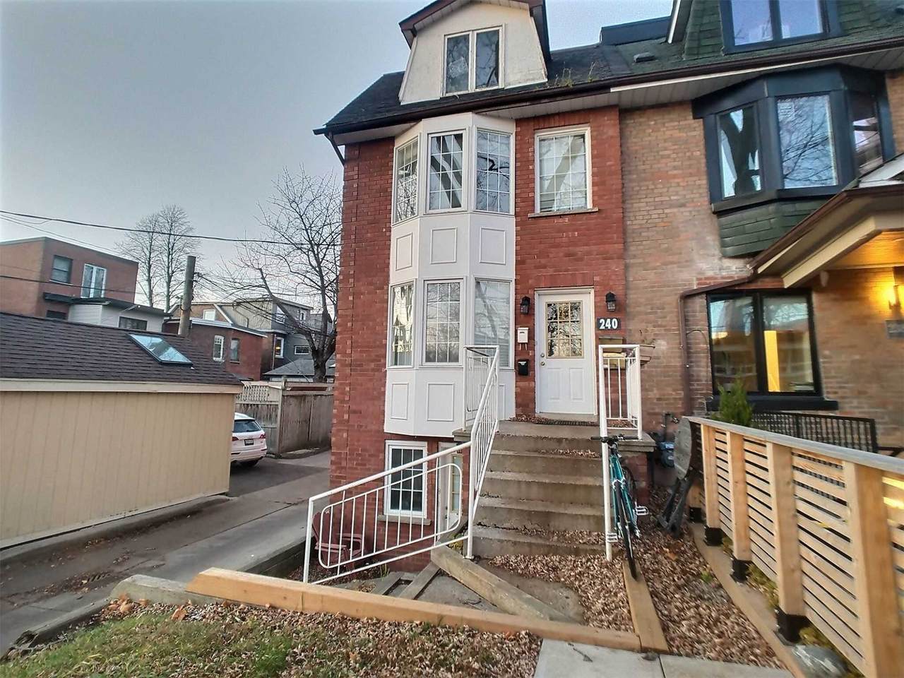 240 Garden Ave - Photo 1