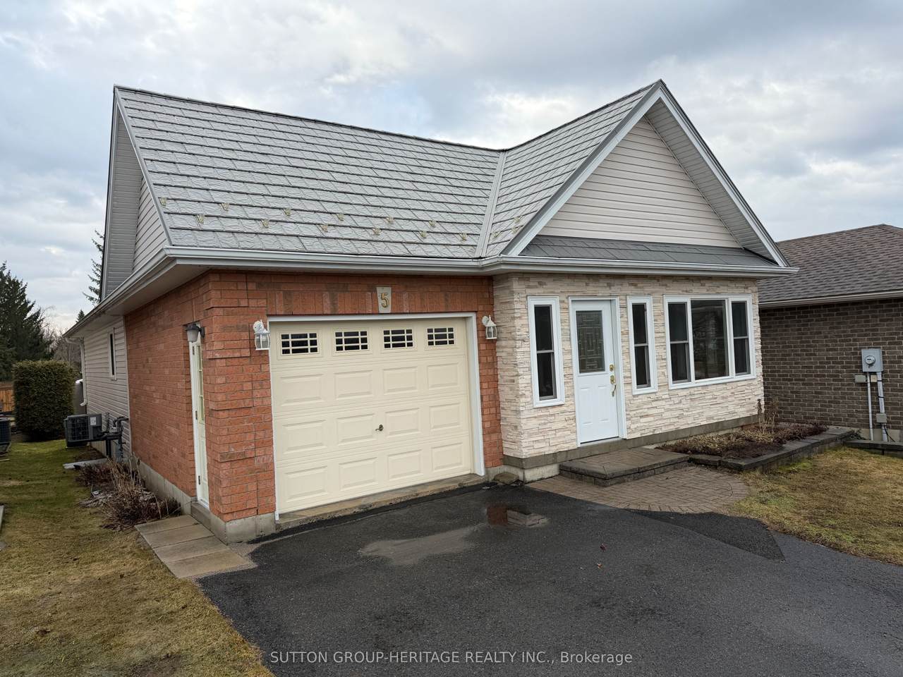 5 Susan Court - Photo 1