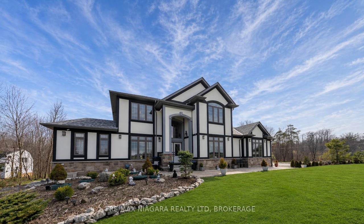1040 Oakhill Boulevard - Photo 1