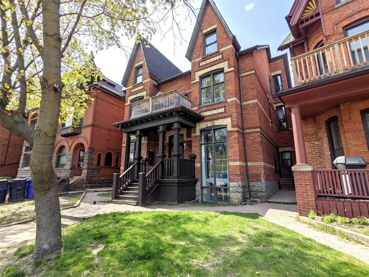 556/558 Spadina Cres - Photo 1