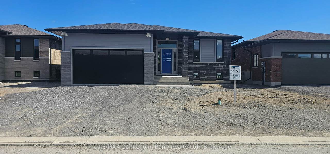 10 Parkland Circle - Photo 1