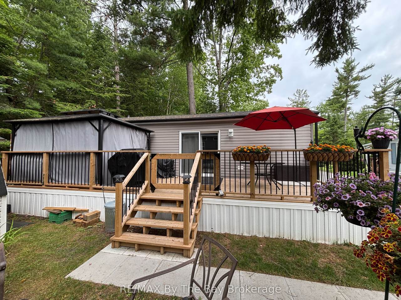 85 Theme Park Drive - Photo 1