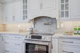 27 Denlow Boulevard - Photo 7