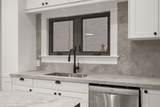 231 Macpherson Avenue - Photo 16