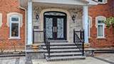 19 Spadina Road - Photo 2