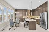 8 King Boulevard - Photo 3