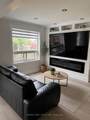 137 Hudson Crescent - Photo 3