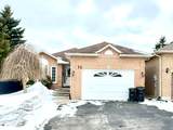 32 Simmons Crescent - Photo 1