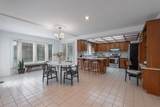 172 Burnhamthorpe Road - Photo 17