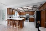 172 Burnhamthorpe Road - Photo 21