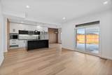 592 Albert Street - Photo 18