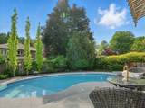 402 Barclay Crescent - Photo 10
