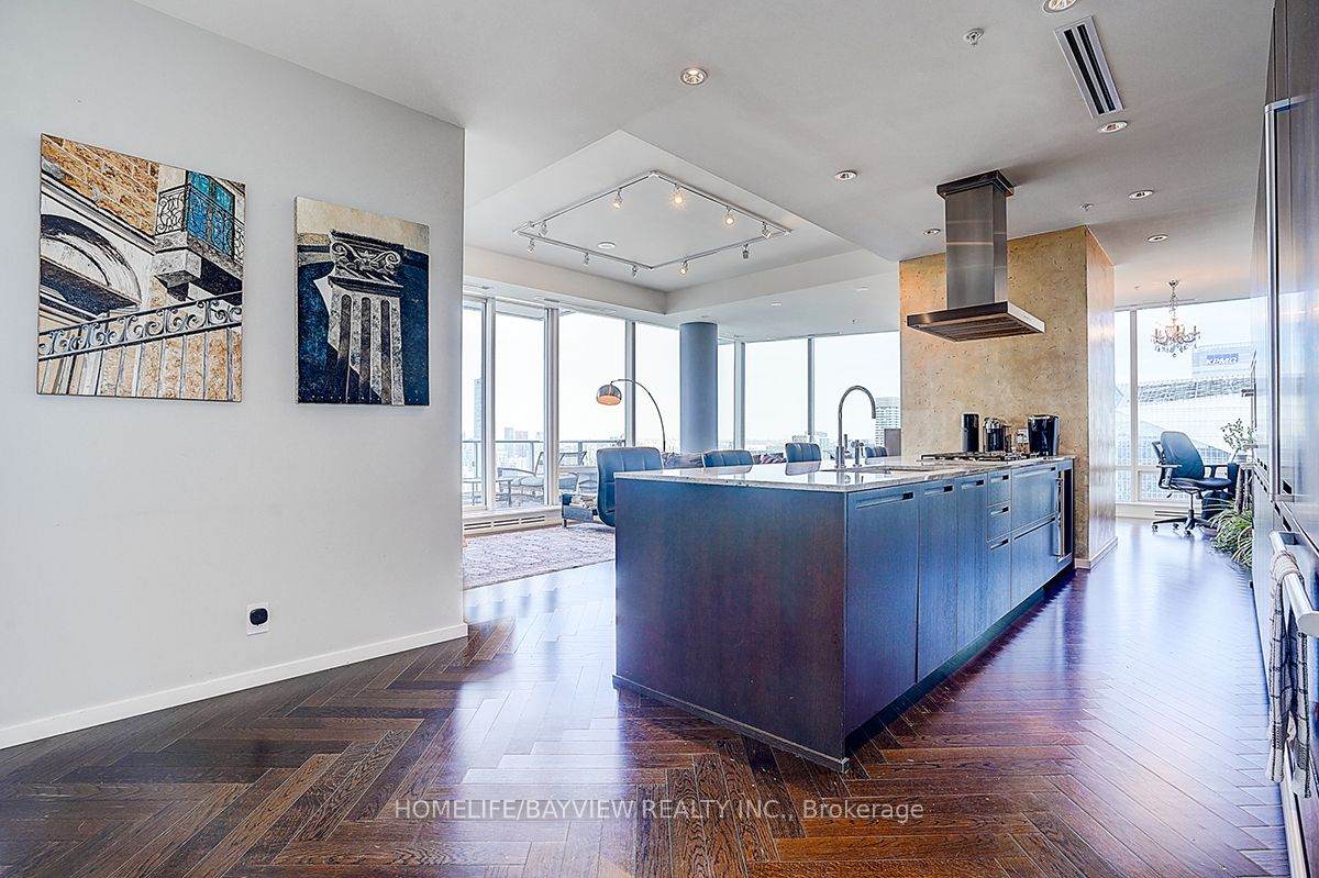 180 University Avenue - Photo 1