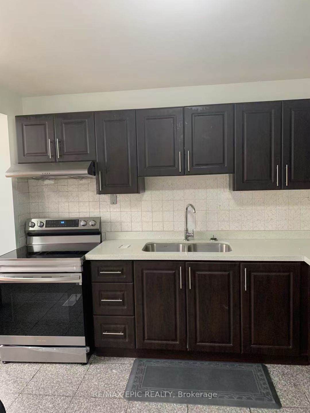 137 Markham Street - Photo 1