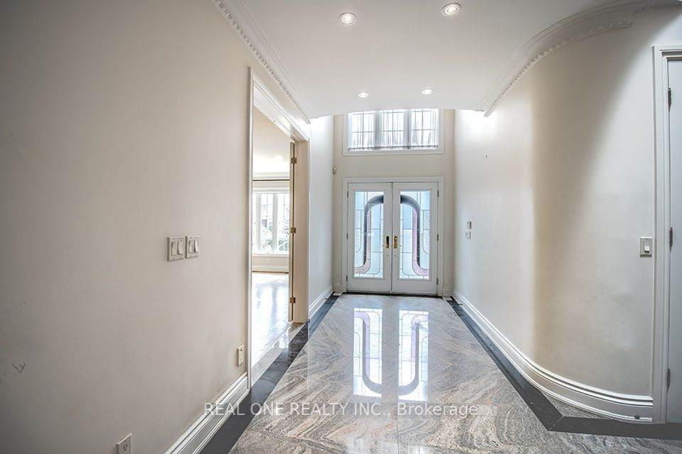 https://bt-photos.global.ssl.fastly.net/toronto/orig_boomver_1_C13005614-1.jpg