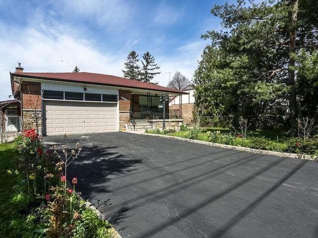 2652 Victoria Park Ave - Photo 1