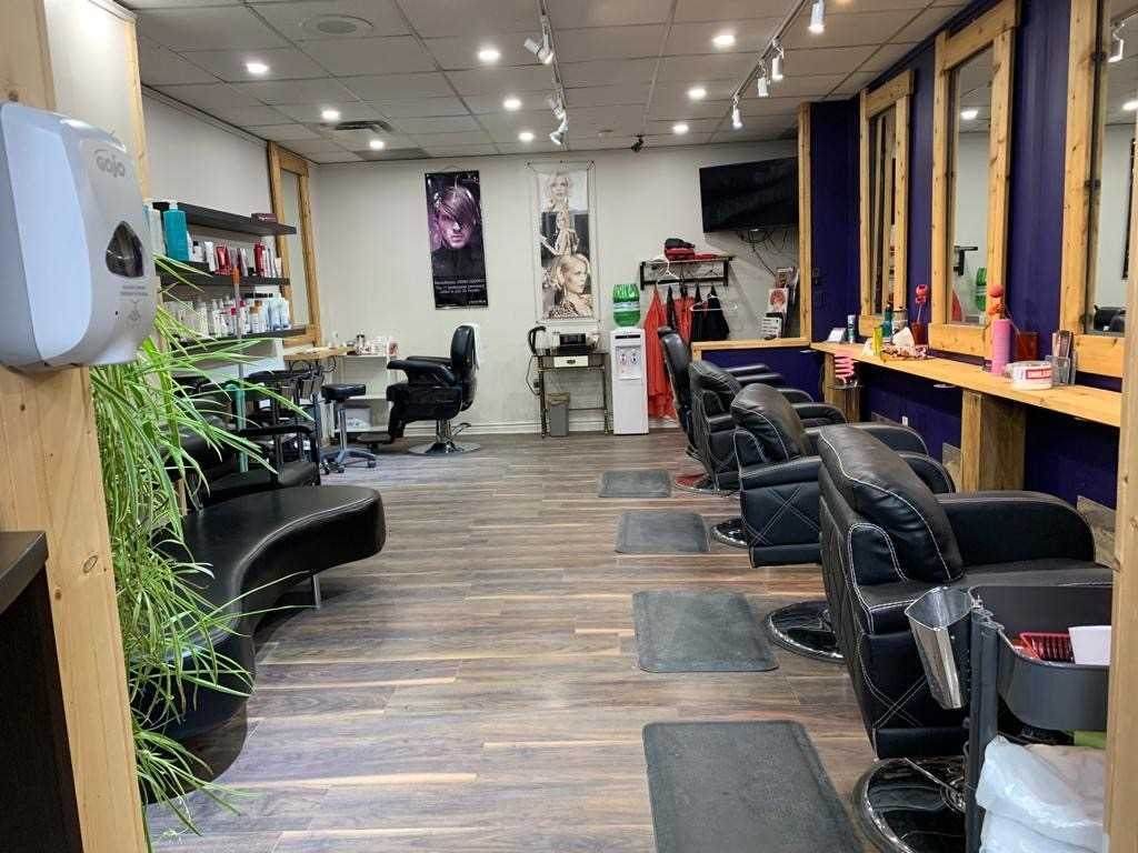 6126 Yonge St - Photo 1