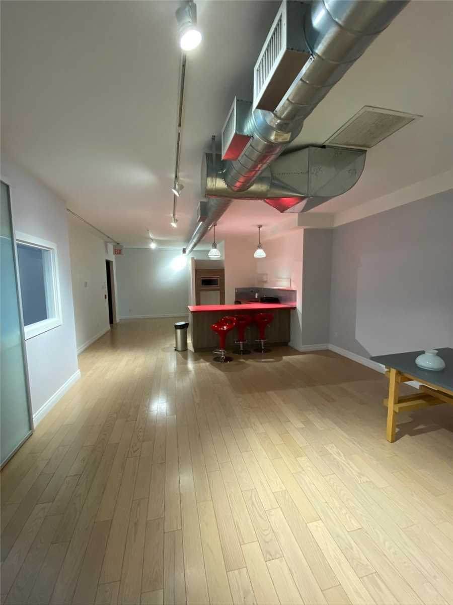 67 Portland St - Photo 1