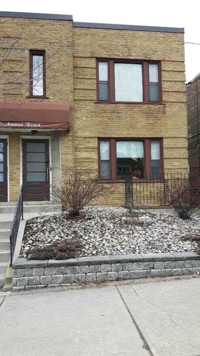 970 Avenue Rd - Photo 1