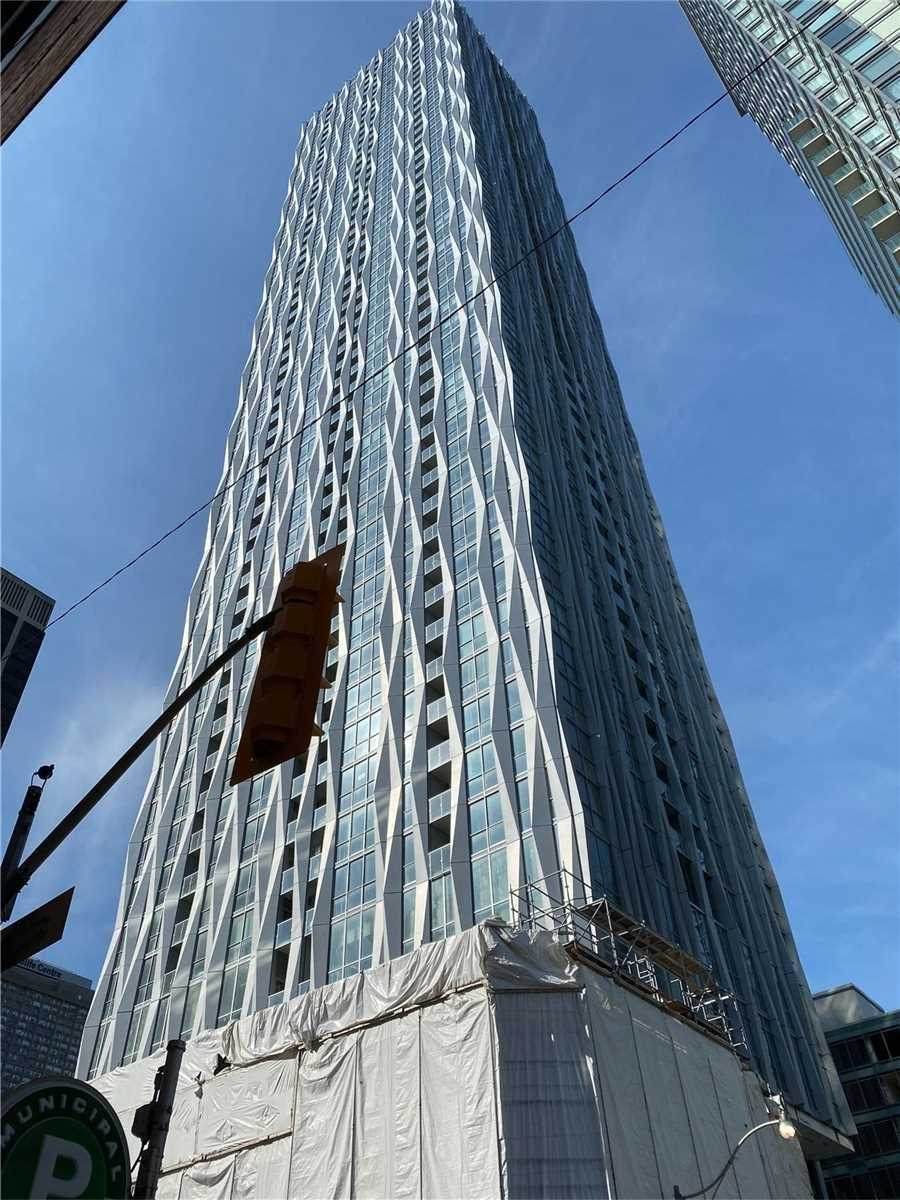 1 Yorkville Ave - Photo 1