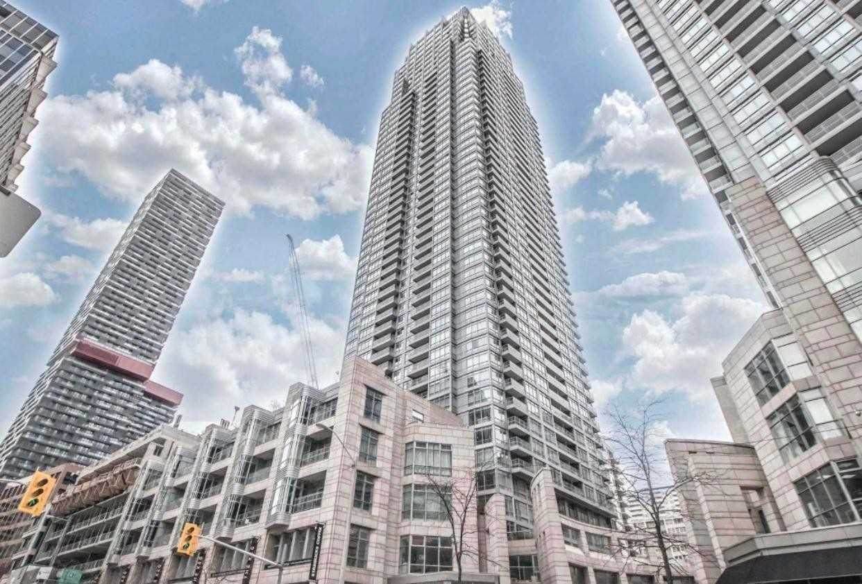 2191 Yonge St - Photo 1