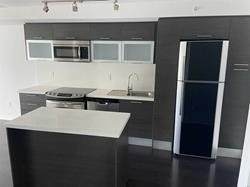 386 Yonge St - Photo 1