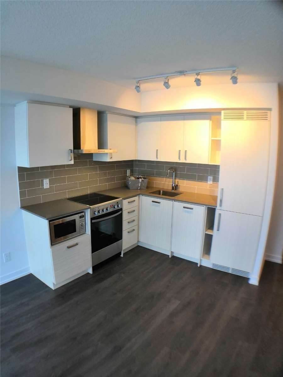 125 Redpath Ave - Photo 1